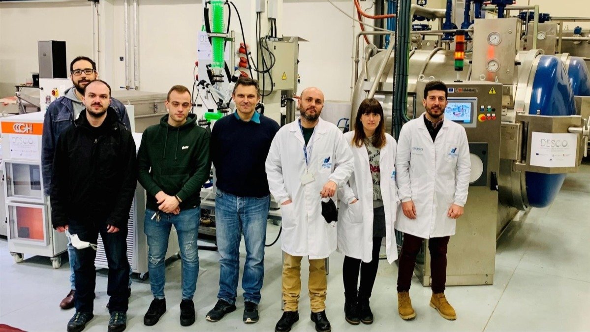 Parte del equipo investigador del proyecto DESCO2 formado por científicos de la UVigo y Anfaco.