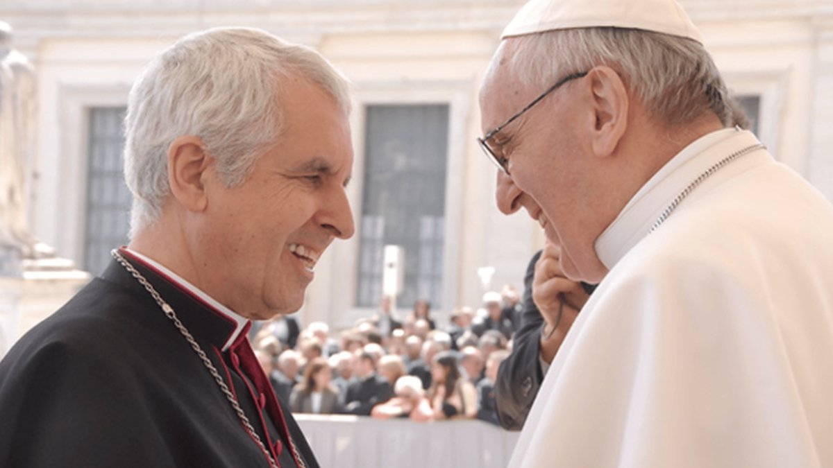 El obispo Luis Quinteiro con el Papa Francisco, a quien presentó su renuncia.