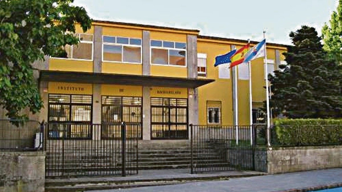 El edificio del IES Illa de Tambo (Marín).