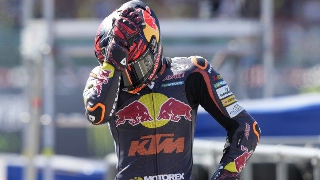 El español Augusto Fernández repitió victoria en Moto2.