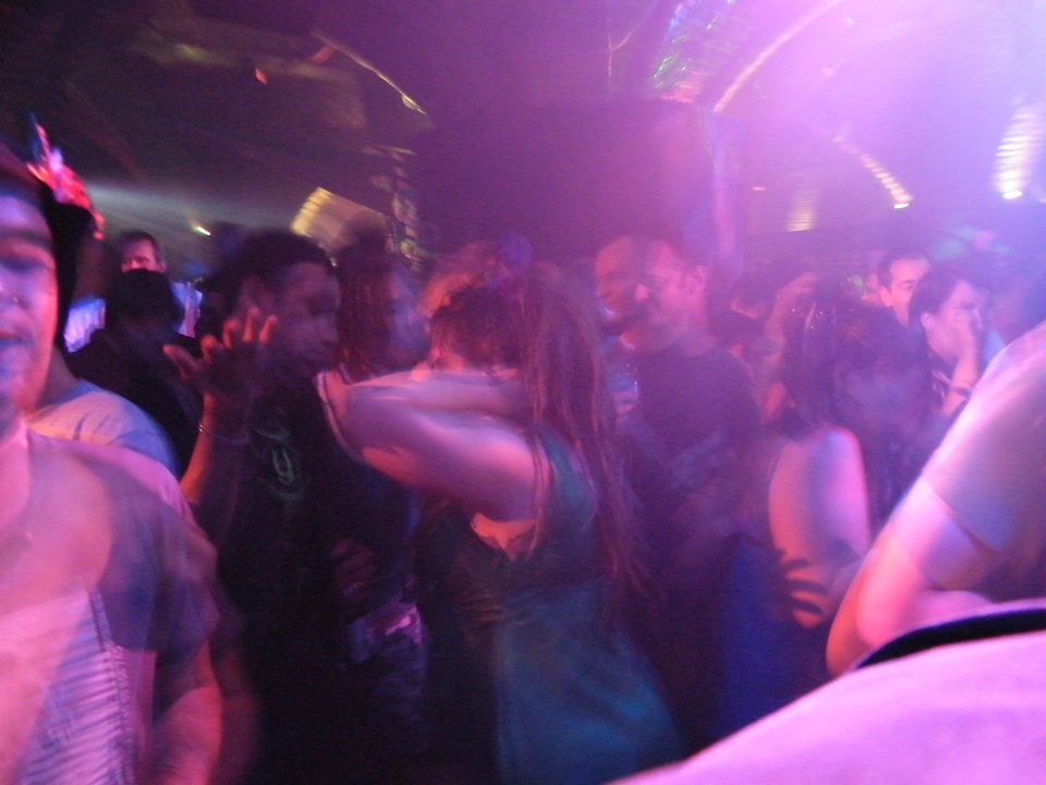 Jóvenes disfrutando en una discoteca // ARCHIVO
