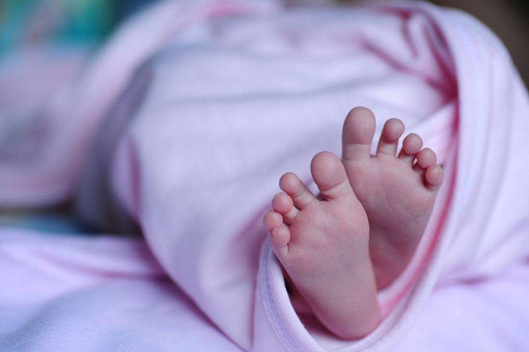 Los pies de un bebé cualquiera. // Pixabay