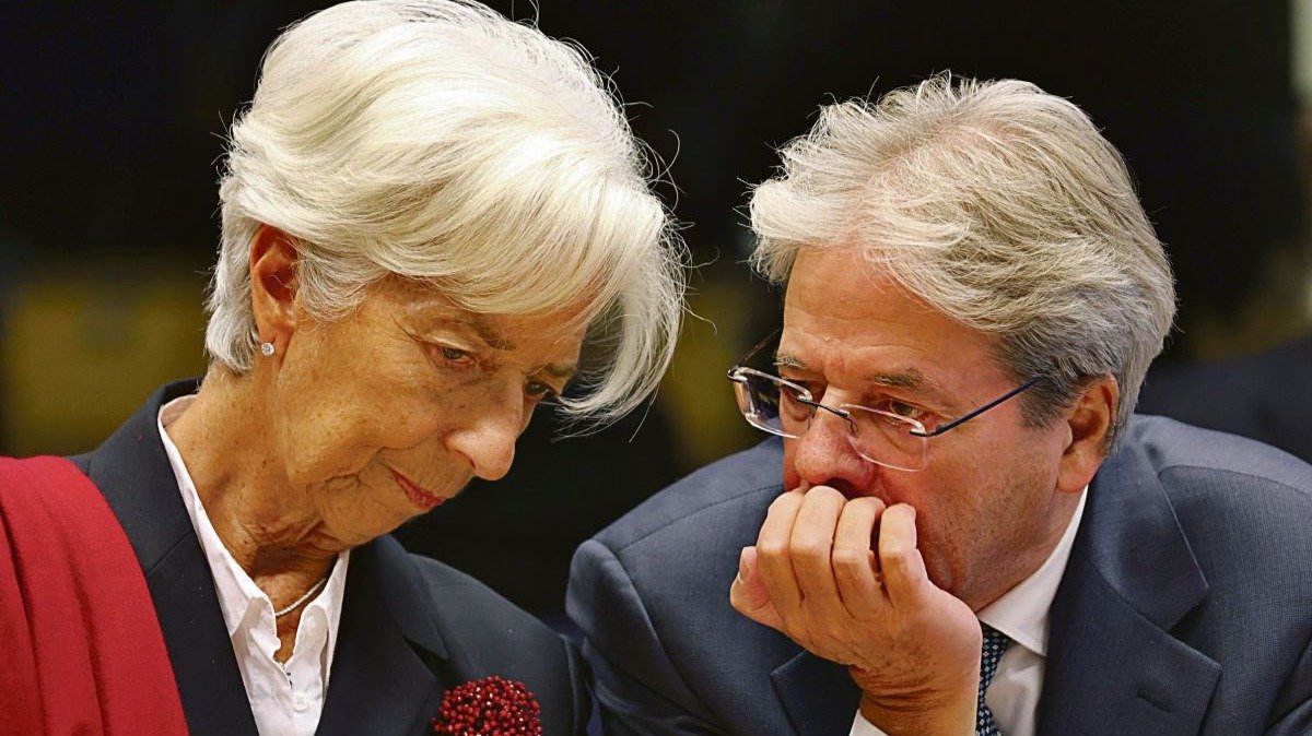 La presidenta del BCE, Christine Lagarde, y el comisario de Economía, Paolo Gentiloni.