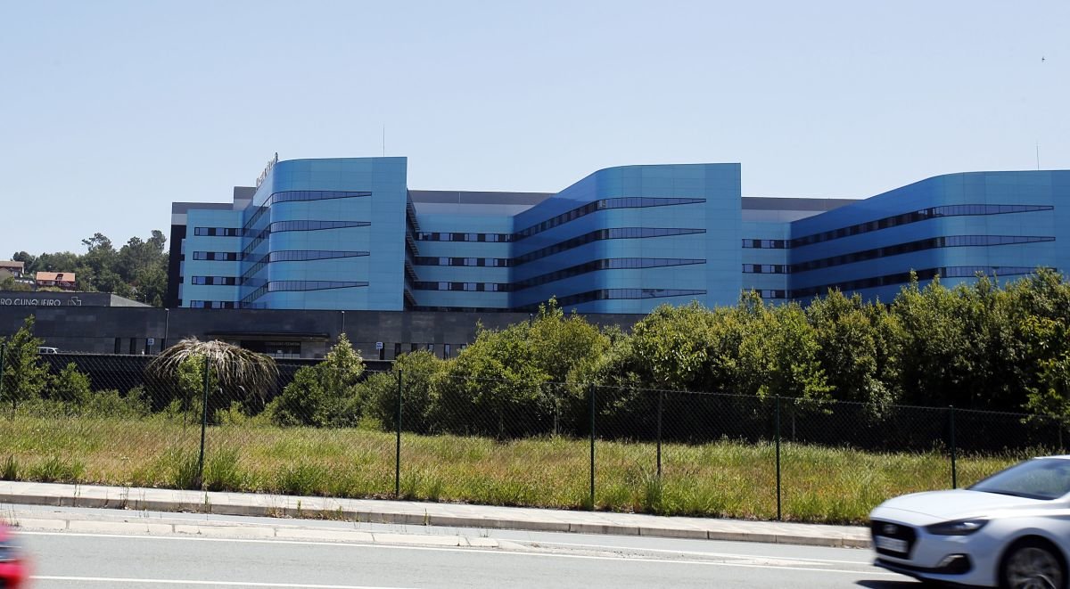 El Hospital Álvaro Cunqueiro reforzó la plantilla de los vigilantes de seguridad.
