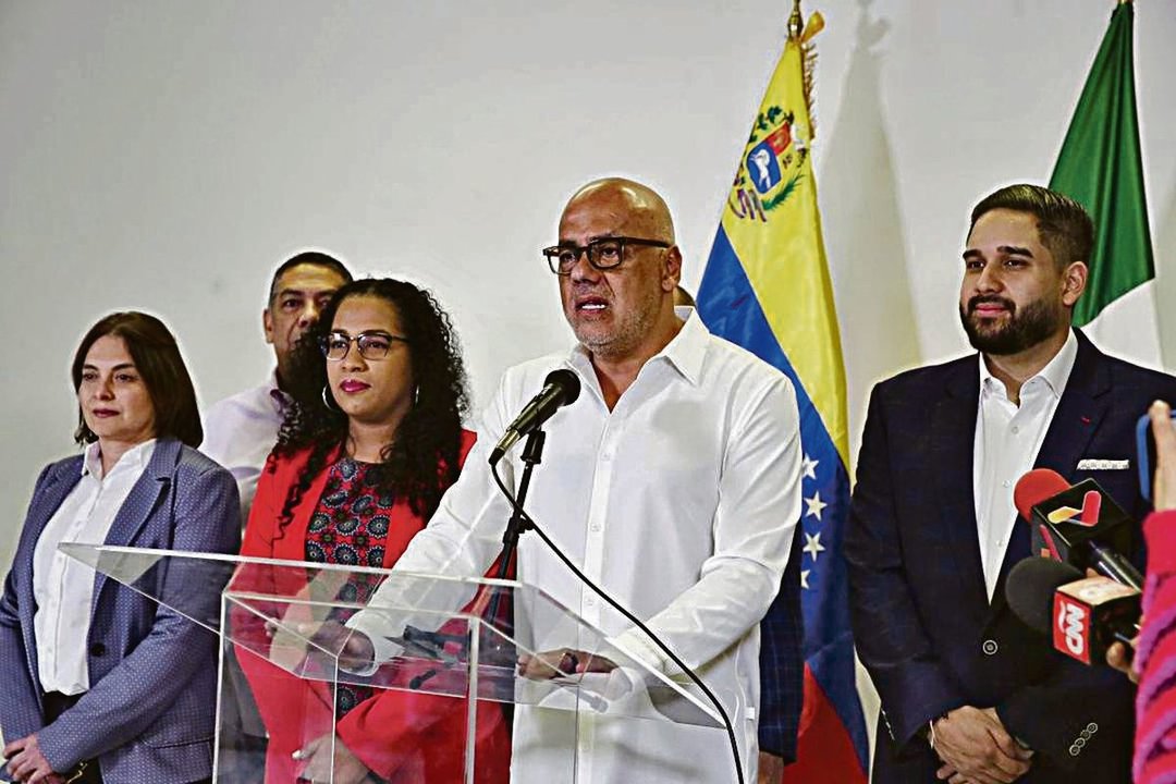 Jorge Rodríguez, presidente de la Asamblea, lidera la delegación venezolana.