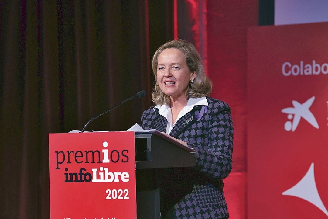 La ministra de Economía, Nadia Calviño, en la entrega de los Premios Infolibre 2022.