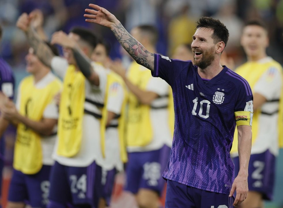 Lionel Messi celebra la victoria de Argentina, que acabó como primera de grupo.