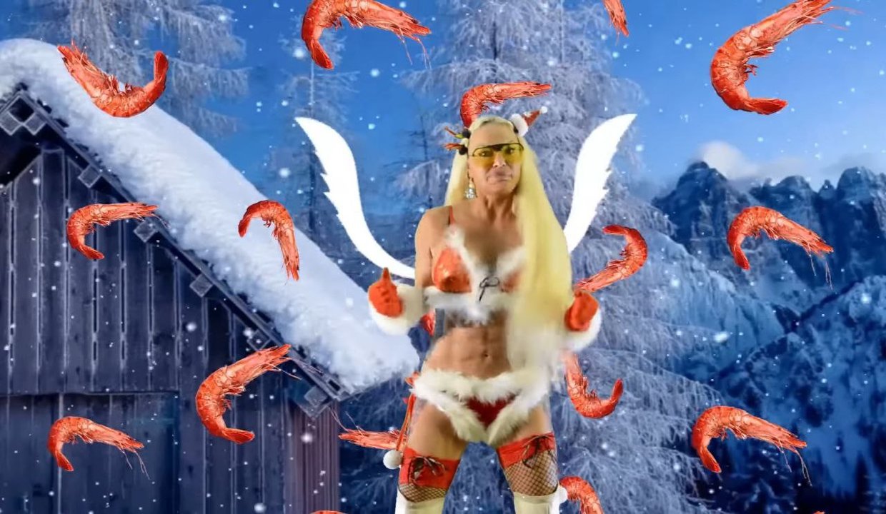 Imagen de Leticia Sabater en su último videoclip de Navidad // Youtube