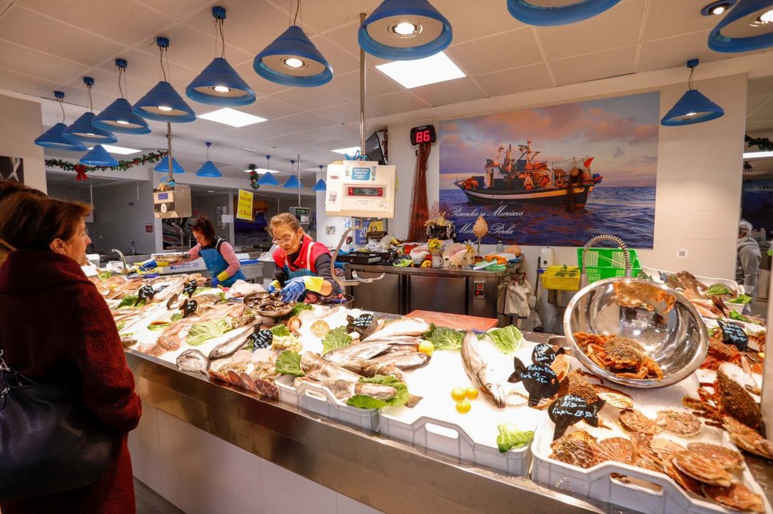 Uno de los puestos de pescados del Mercado do Progreso, en el centro de Vigo.