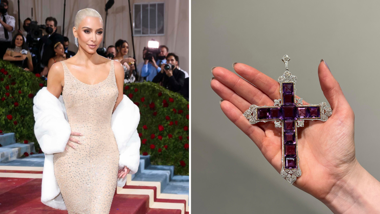 Kim Kardashian y la cruz de Attallah. // EFE