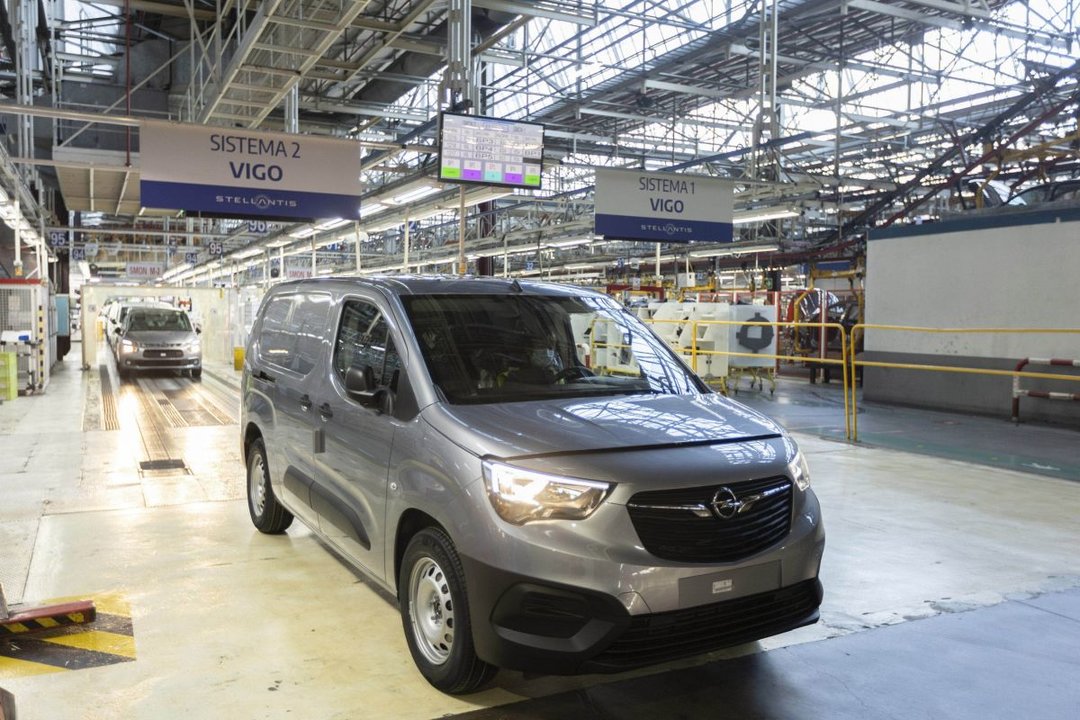 Las dos líneas de producción de la factoría automovilística de Balaídos.