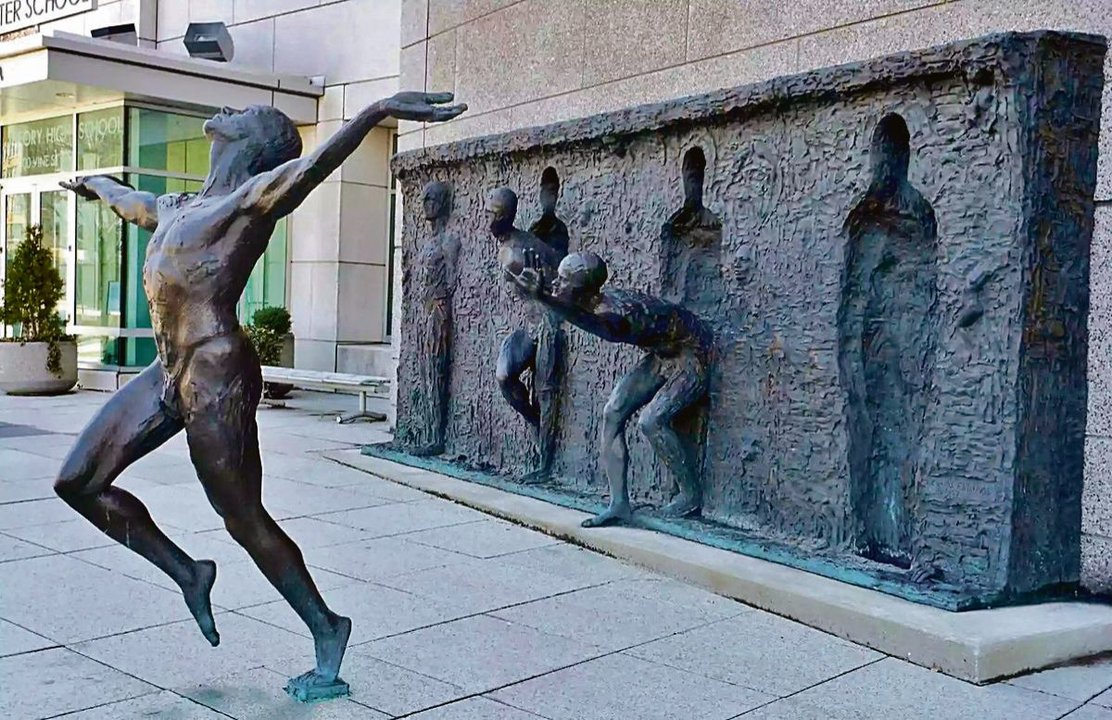 Escultura de la Libertad en Filadelfia (Estados Unidos), de Frudakis, que representa la huida de una situación adversa.