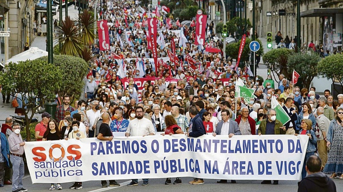 Marcha en defensa de la sanidad pública el pasado mes de mayo en Vigo.