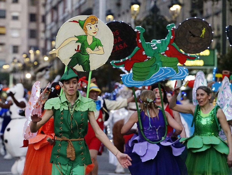 Disfraces, máscaras y desfiles lucieron por toda la ciudad