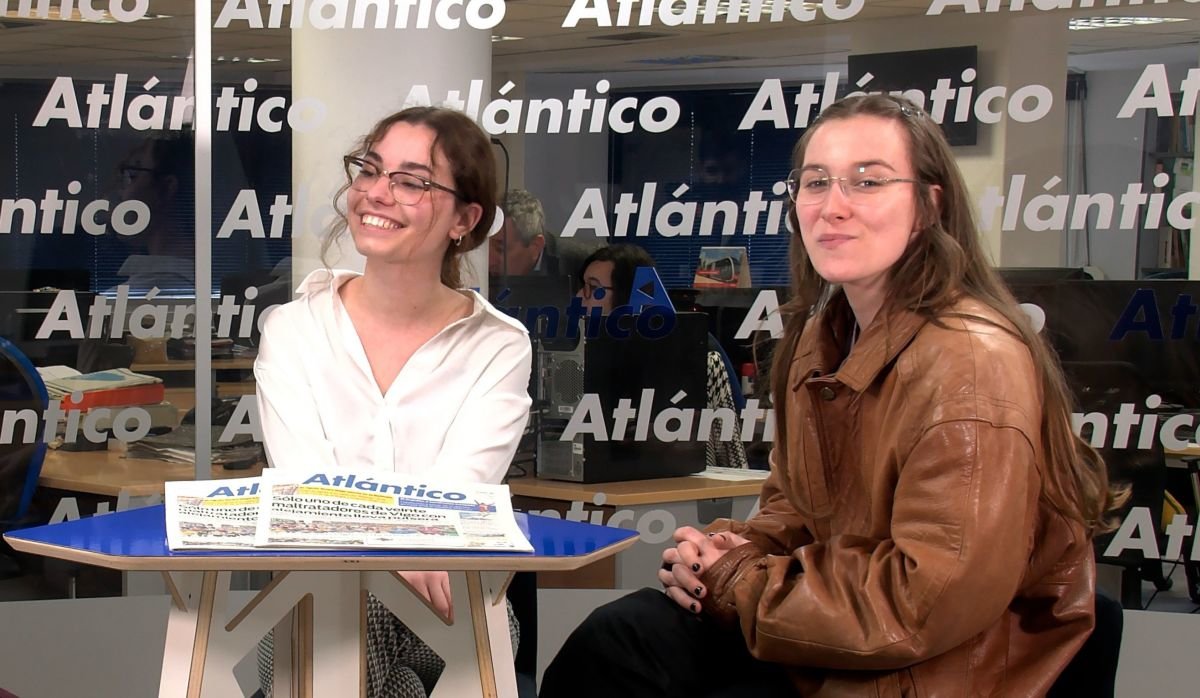 Sara Faro e María Pérez, no set de Atlántico TV.