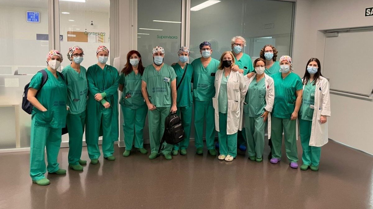 Especialistas en cirurgía bariátrica del Cunqueiro con los alumnos.