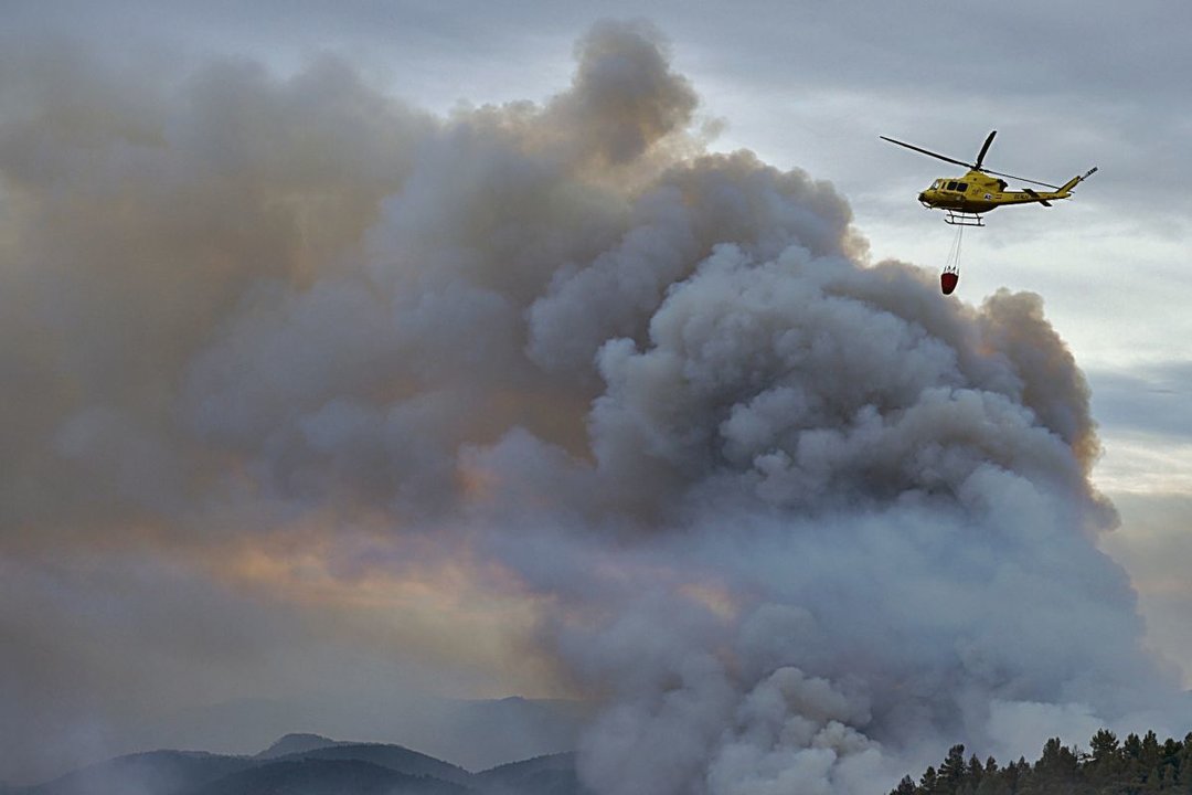 El fuego afecta ya a más de 3.000 hectáreas.