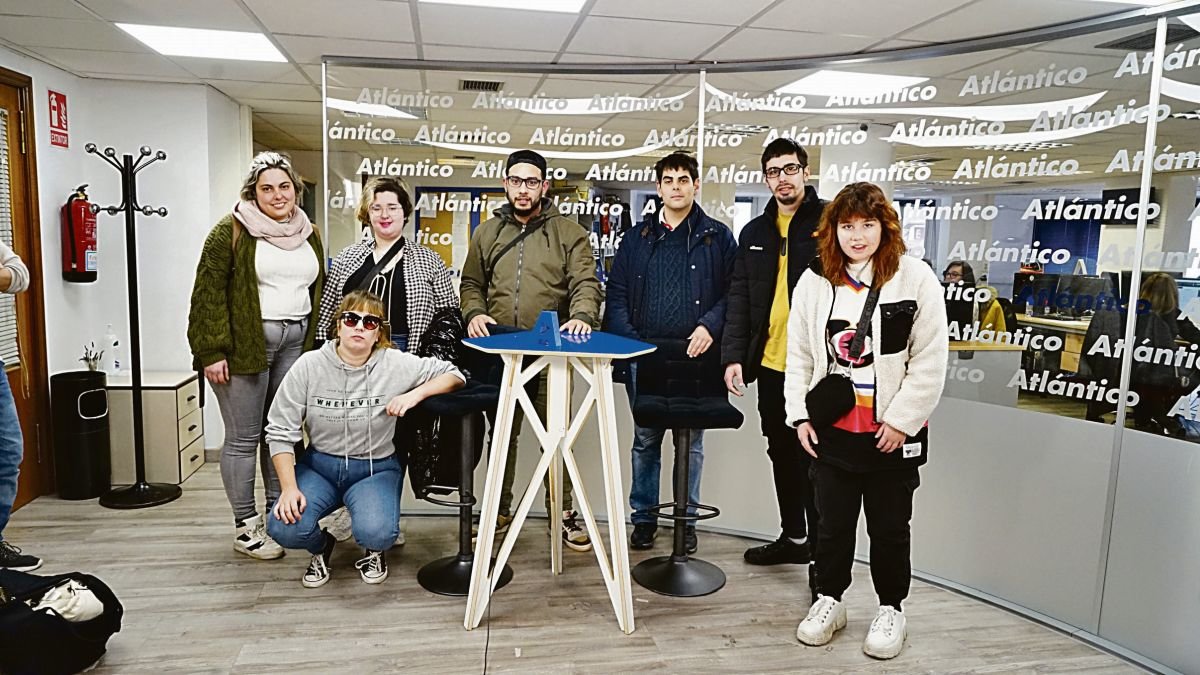 Alumnos de Xaruma visitaron la redacción de Atlántico para conocer el periódico por dentro.