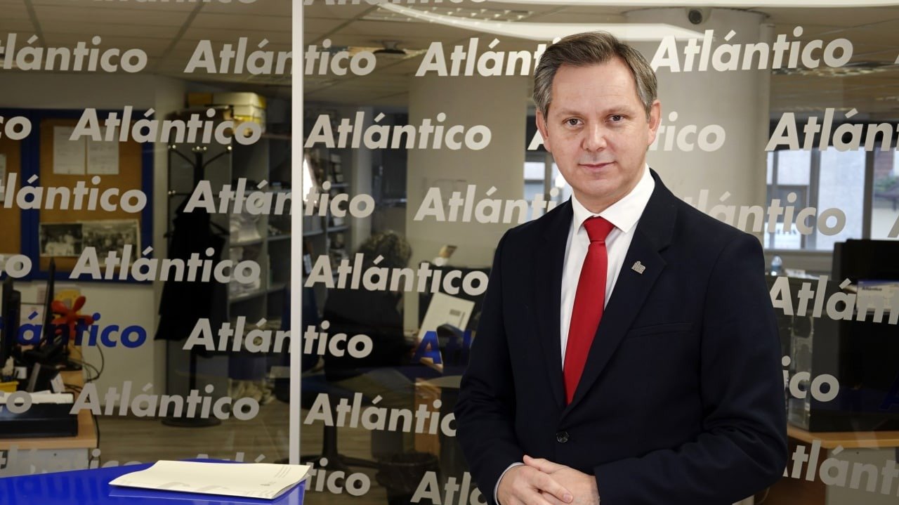 José Miñones, en el set de AtlánticoTV. // Vicente Alonso