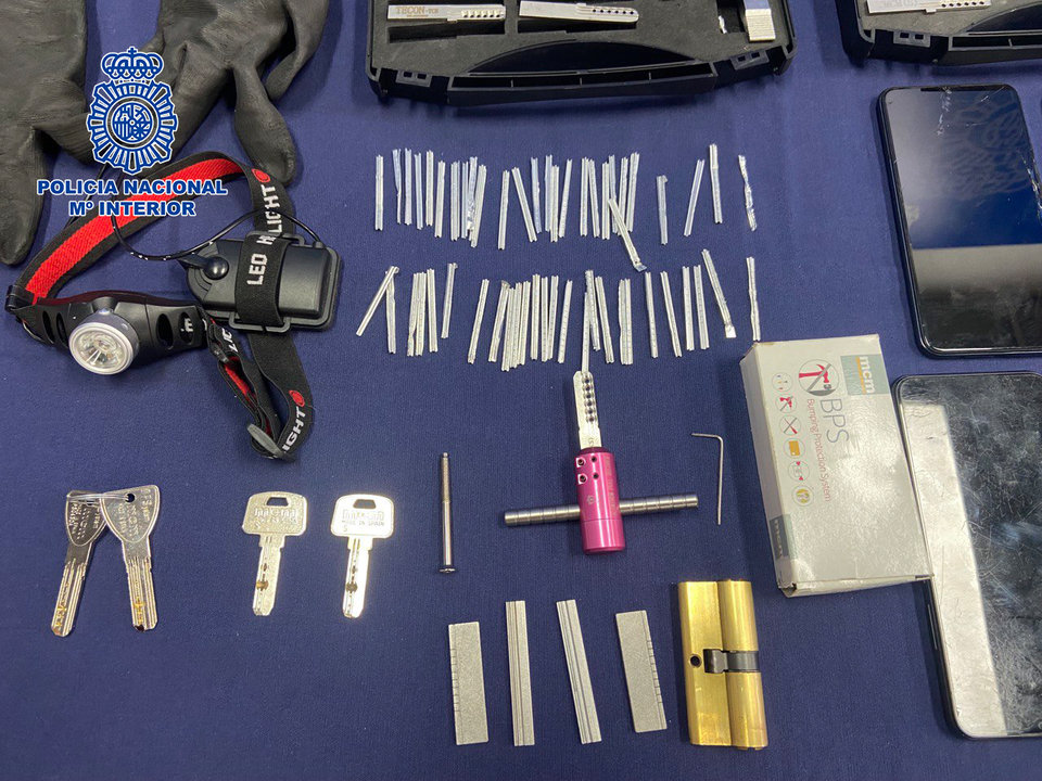 Las herramientas sustraídas a los atracadores. // Policía Nacional