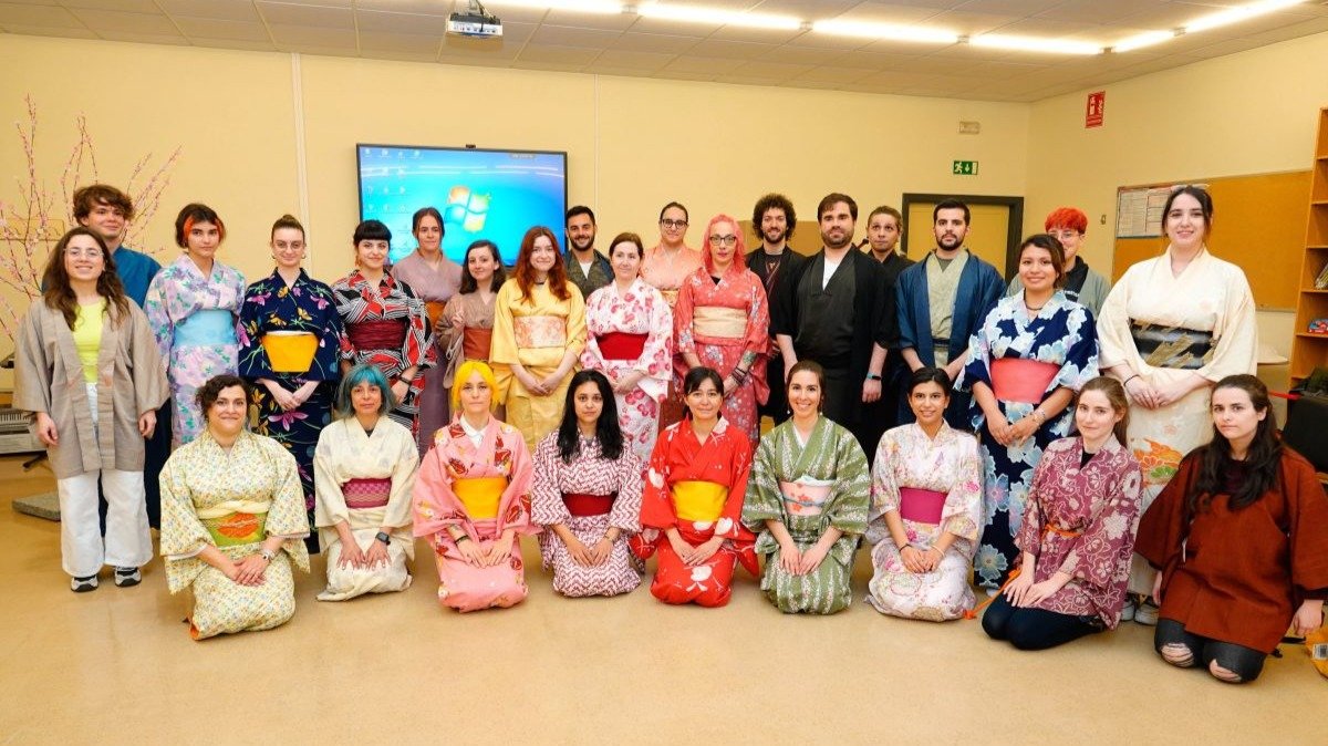 Foto de familia de los asistentes ayer a la Semana Japonesa de la EOI.