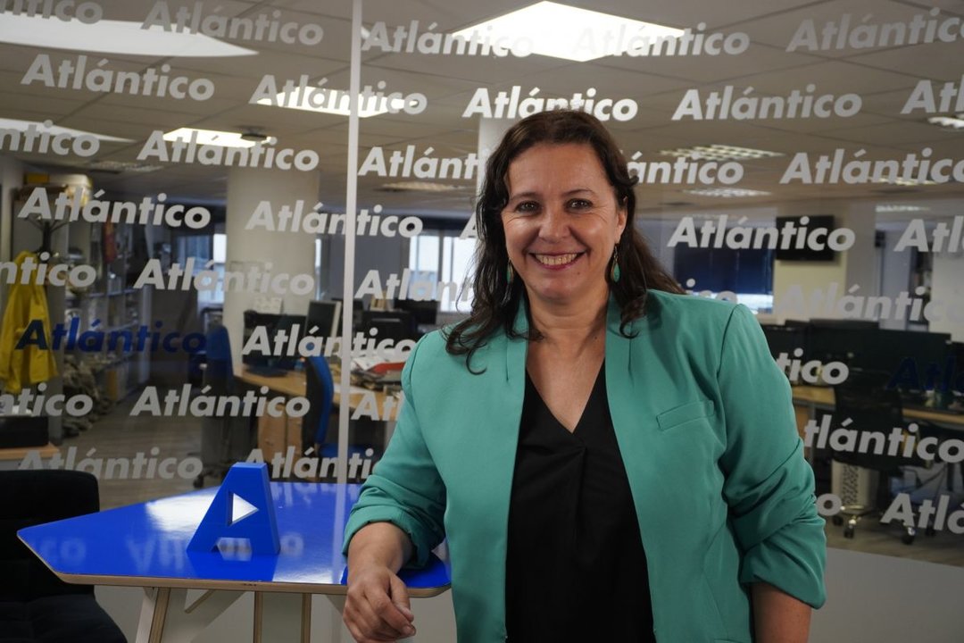 A eurodeputada Ana Miranda no set de Atlántico TV.