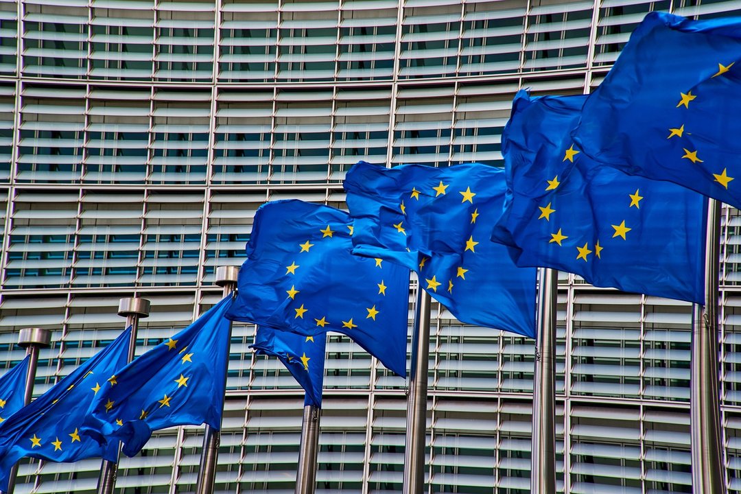 Banderas europeas en Bruselas. // Pixabay