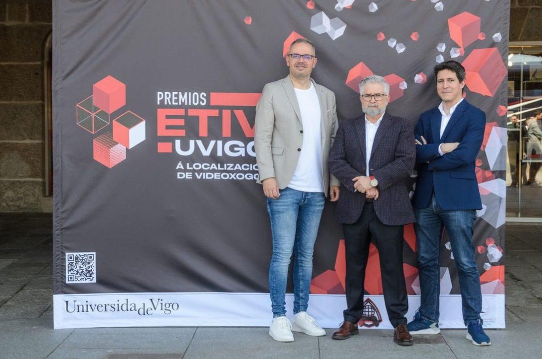 Óscar Ferreiro, José Yuste y Ramón Méndez, parte del equipo impulsor de los premios ETIV-UVigo.