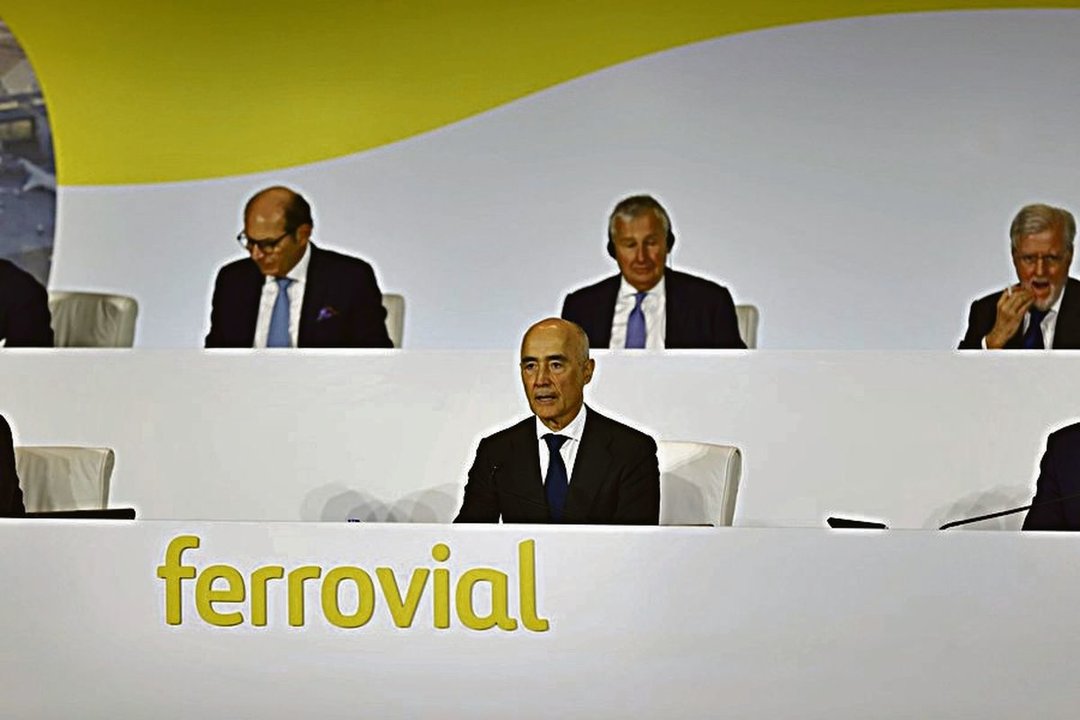 El presidente de Ferrovial, Rafael del Pino, durante una junta de accionistas.