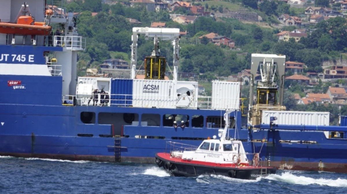 El barco zarpó con el robot el miércoles del puerto de Vigo.
