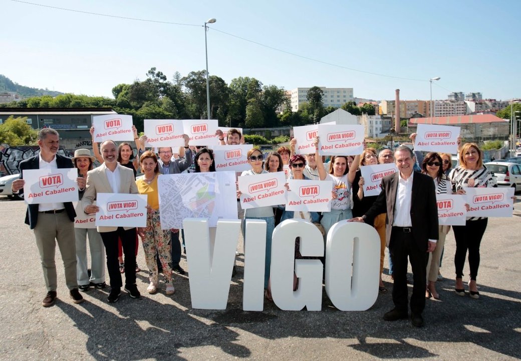 El acto de campaña sobre vivienda del PSOE de Vigo celebrado ayer en Teis.