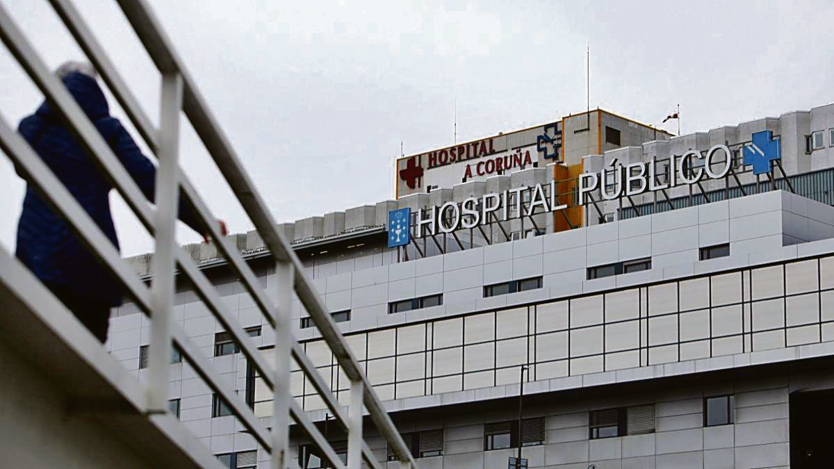 Parte de la fachada del Complejo Hospitalario Universitario de A Coruña (Chuac).