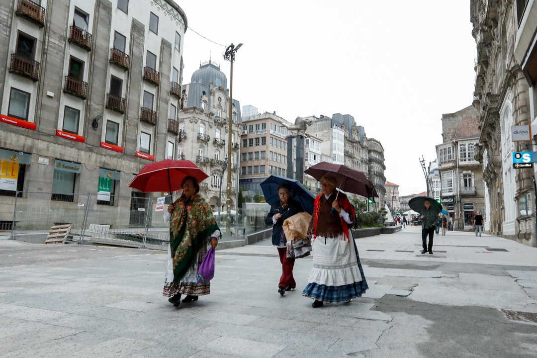 Lluvia y paraguas. // Foto J. Santomé