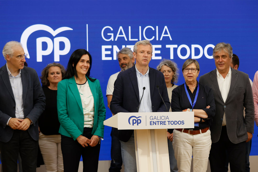 Alfonso Rueda comparece para valorar la jornada electoral del 28M. // EFE
