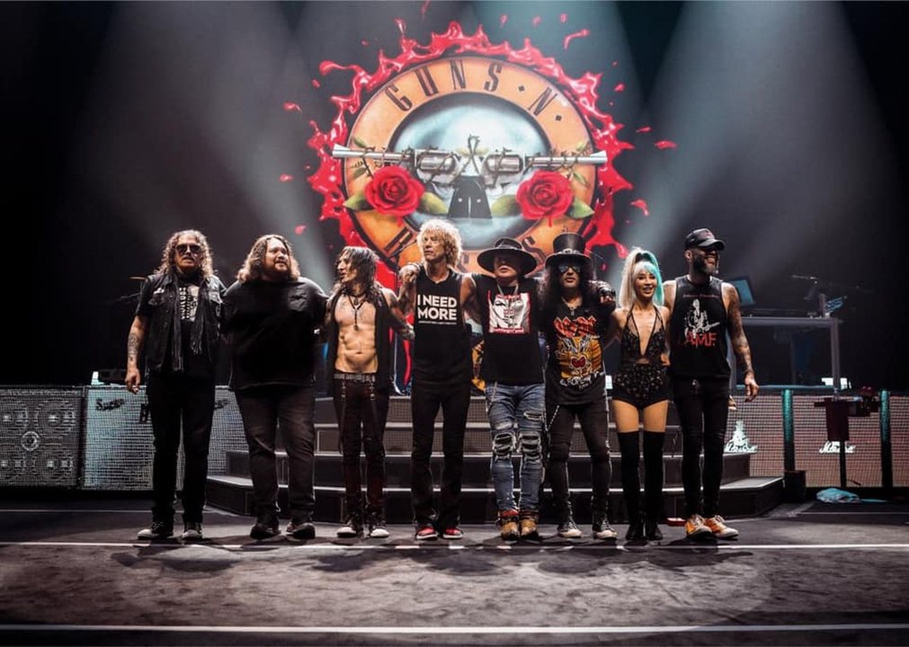 La banda Guns N' Roses, al final de uno de los conciertos de la gira.
