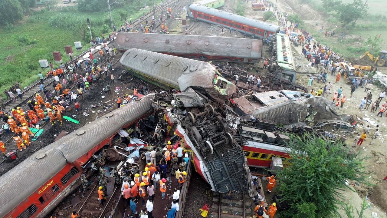Estado de los trenes tras colisionar en Odisha Balasore.