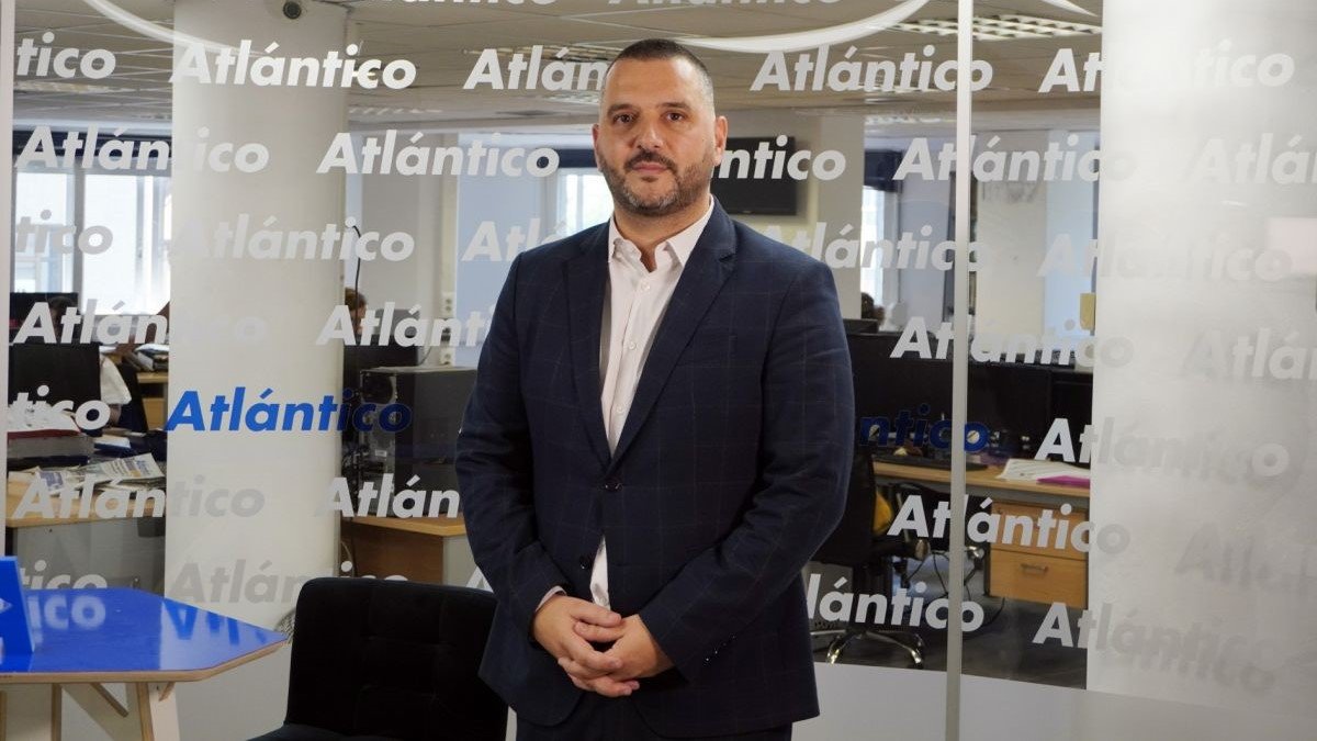 Iván Sánchez, en el set de Atlántico TV.