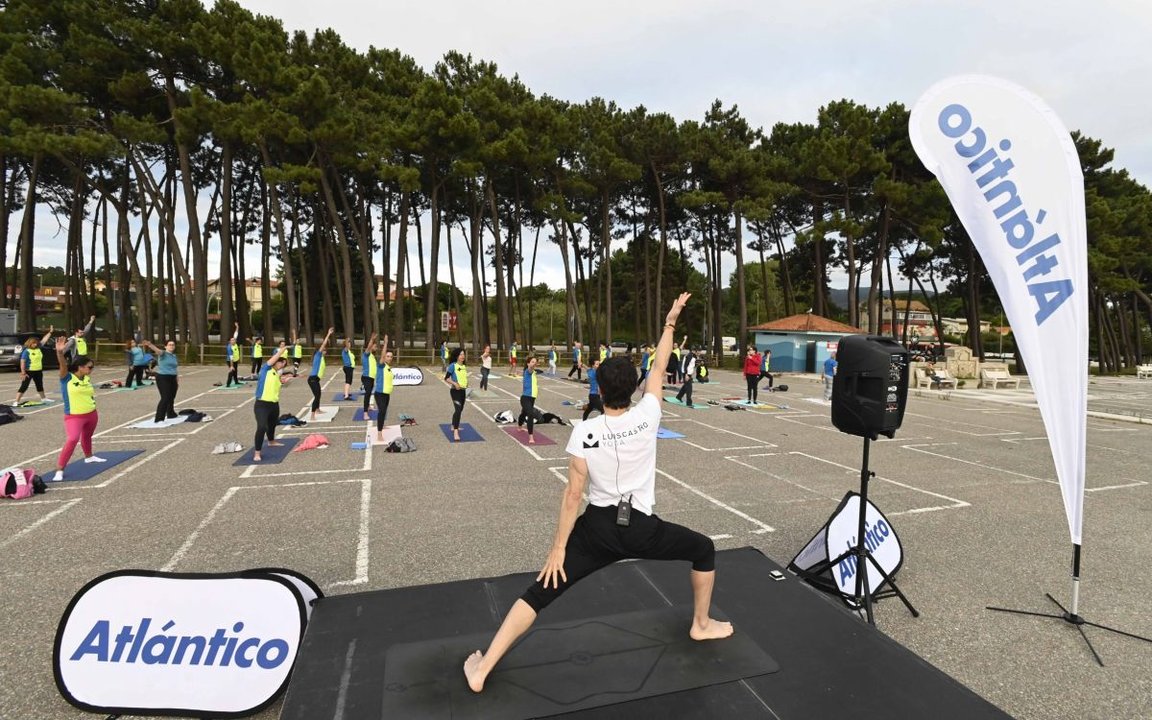 Luis Castro conducirá la sesión de yoga organizada por +Deporte Atlántico en el arenal de Samil.