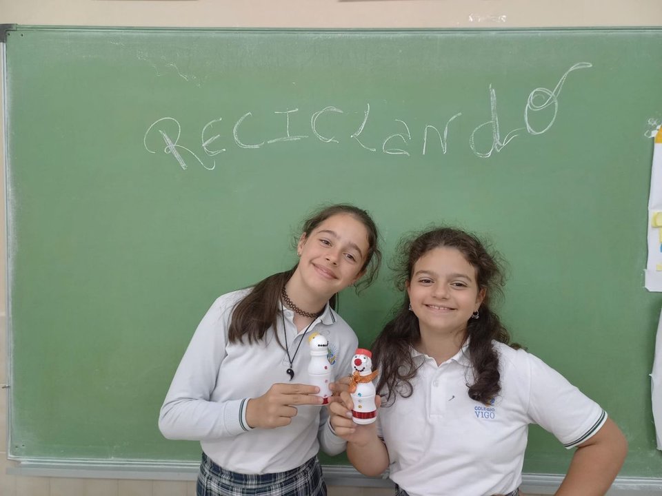 Dos alumnas del CPR Vigo que participaron en el programa de Vida Sostenible.