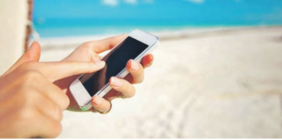 El uso de los smartphones en las playas para compartir imágenes se ha vuelto cada vez más habitual.