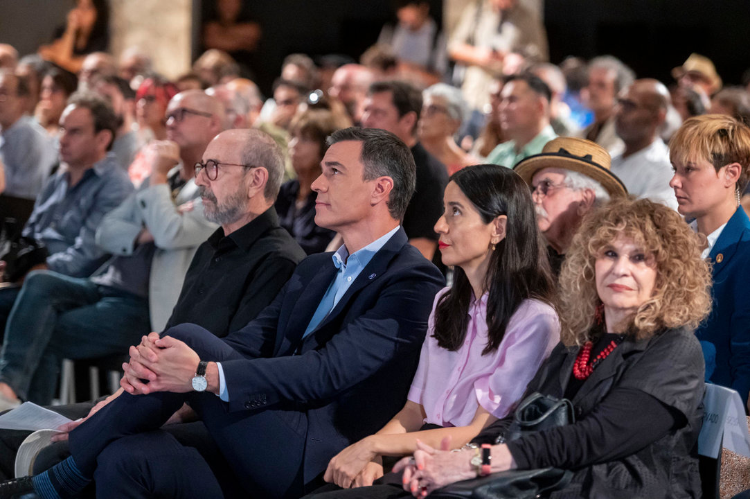 El presidente del Gobierno, Pedro Sánchez asiste a un acto en apoyo de la cultura este viernes en el Círculo de Bellas Artes de Madrid. // EFE