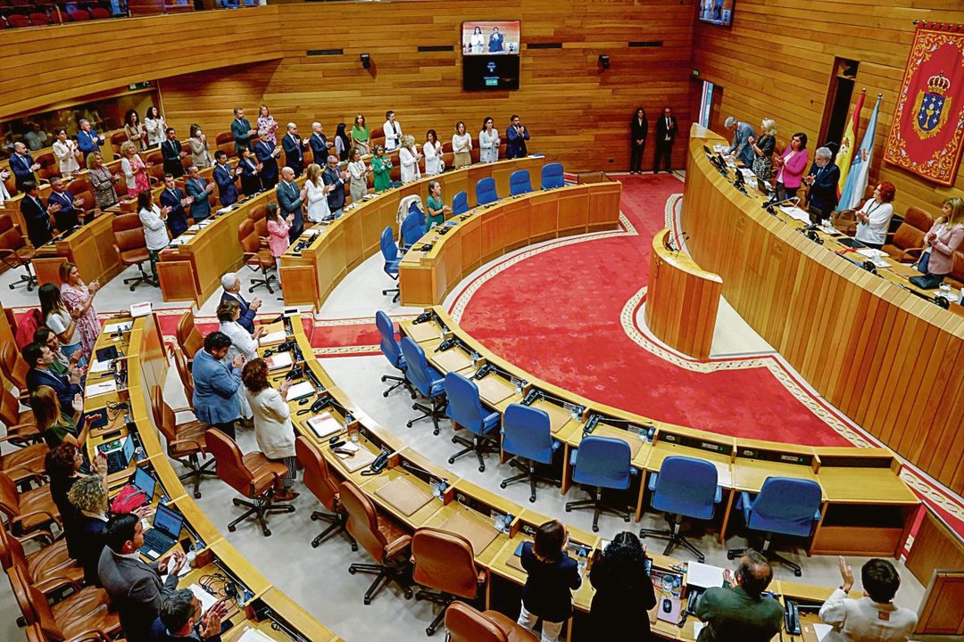 Los parlamentarios guardaron un minuto de silencio por las víctimas del sismo en Marruecos.