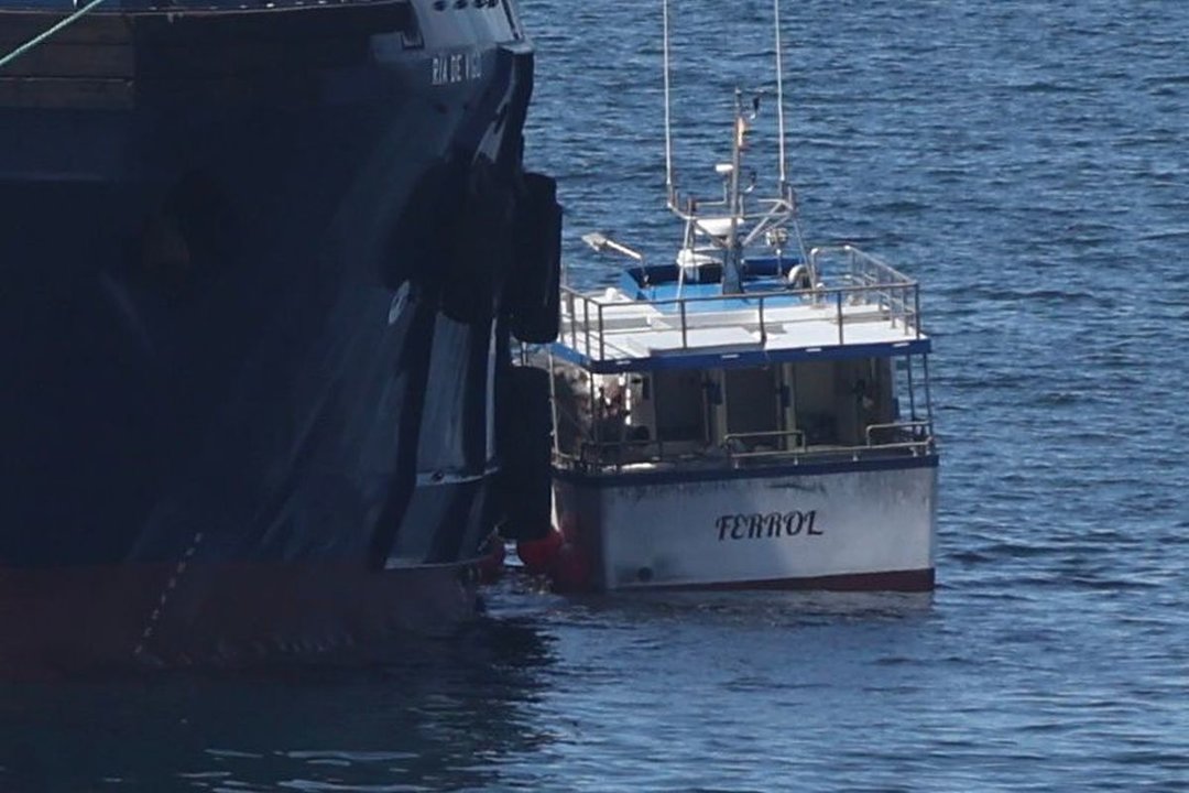 El pesquero abordado, fondeado en el puerto de Vigo, momentos antes de su registro este martes.