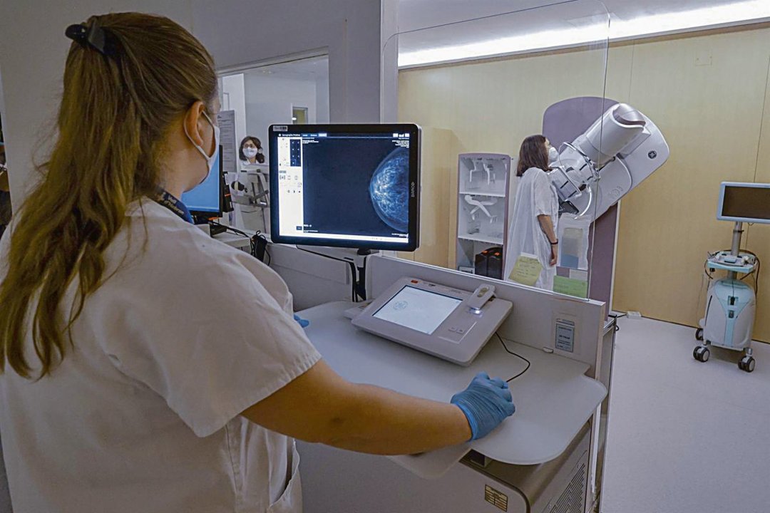 Una unidad de detección y tratamiento de cáncer de mama.