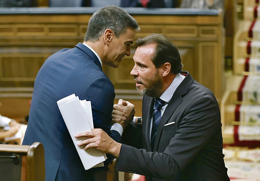 Óscar Puente recibe la felicitación de Sánchez tras la réplica al líder del PP y candidato presidencial.