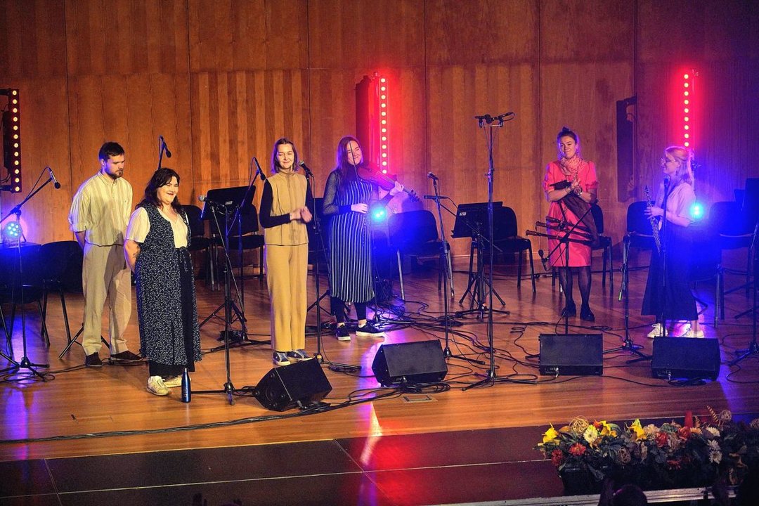La música tradicional de países como Noruega, Francia, España, Francia o Estonia protagonizó el concierto de ayer en el Auditorio Martín Codax.