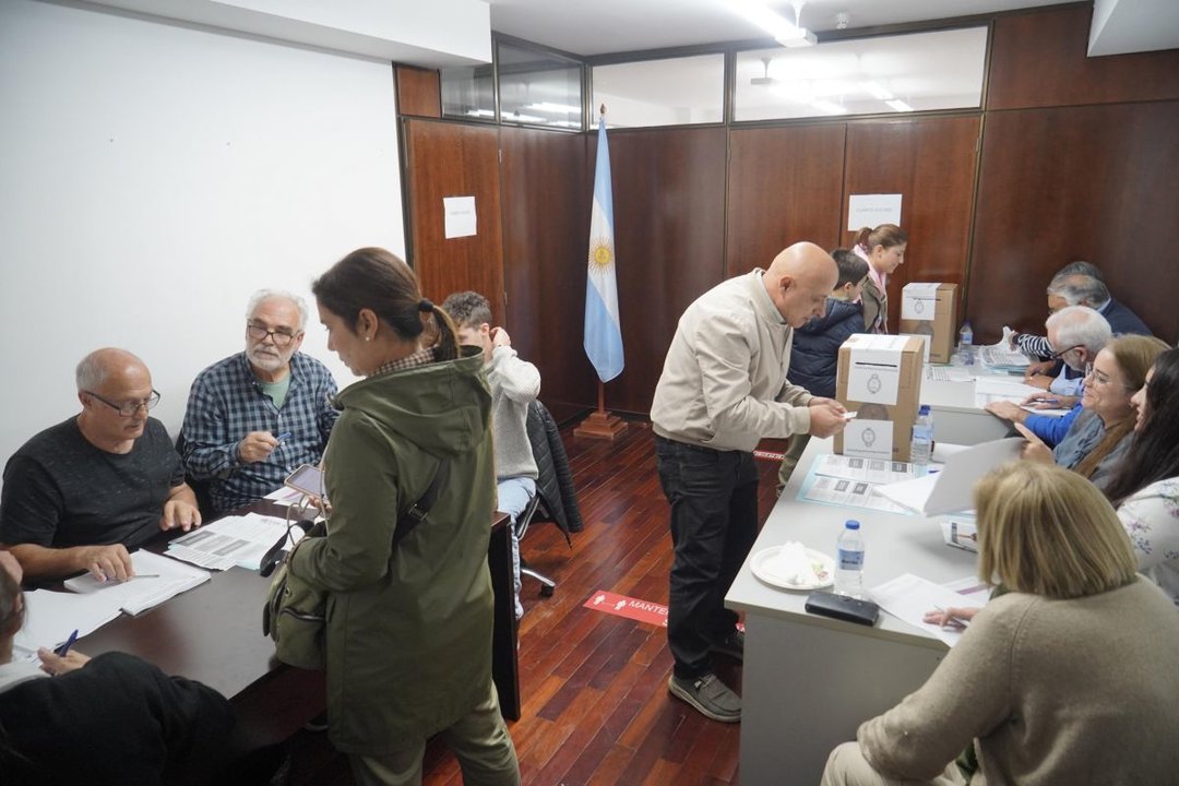 Votaciones en el consulado de Vigo.