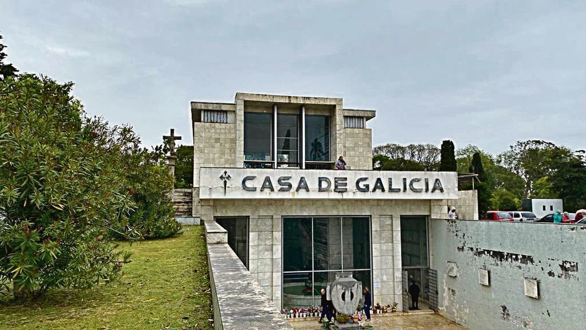 El panteón de A Casa de Galicia en Uruguay.