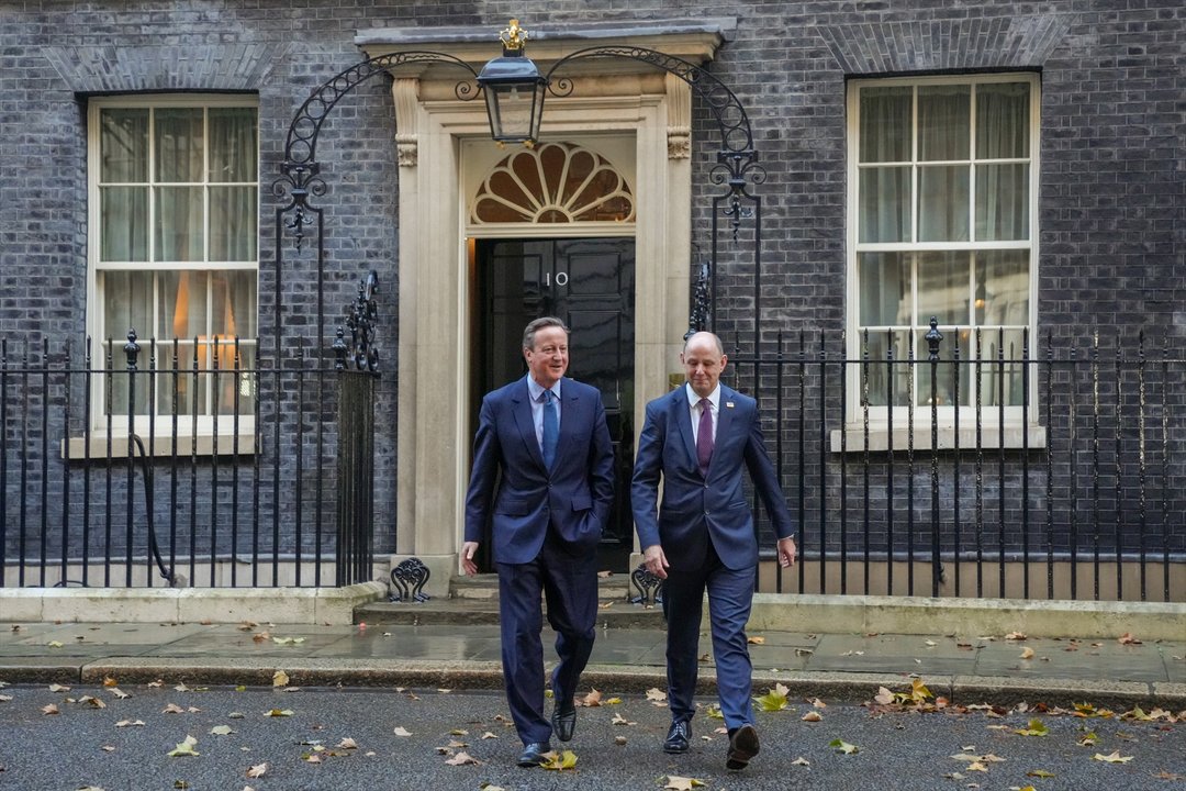 David Cameron abandona Downing Street, después de ser nombrado Secretario de Asuntos Exteriores. // Europa press