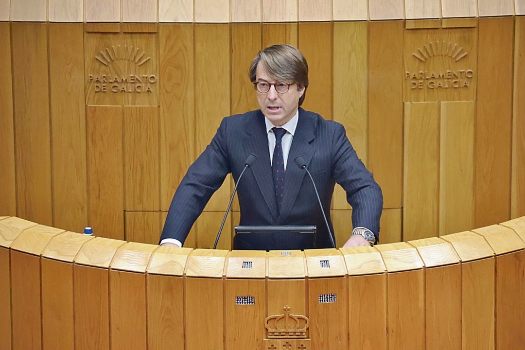 El conselleiro de Facenda e Administración Publica, Miguel Corgos, ayer en el Parlamento.